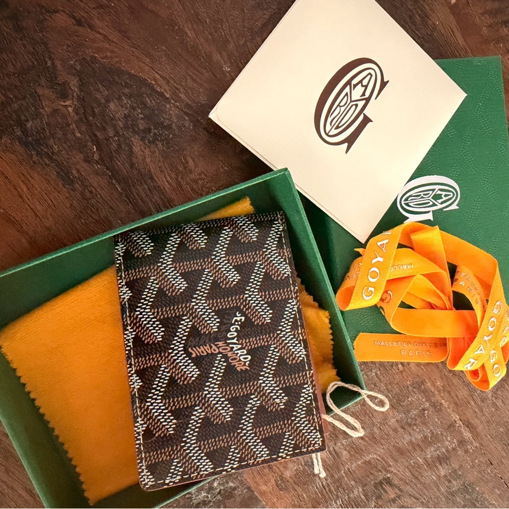 Goyard Brown & Ivory Card Holder — Classic Goyardine Chevron